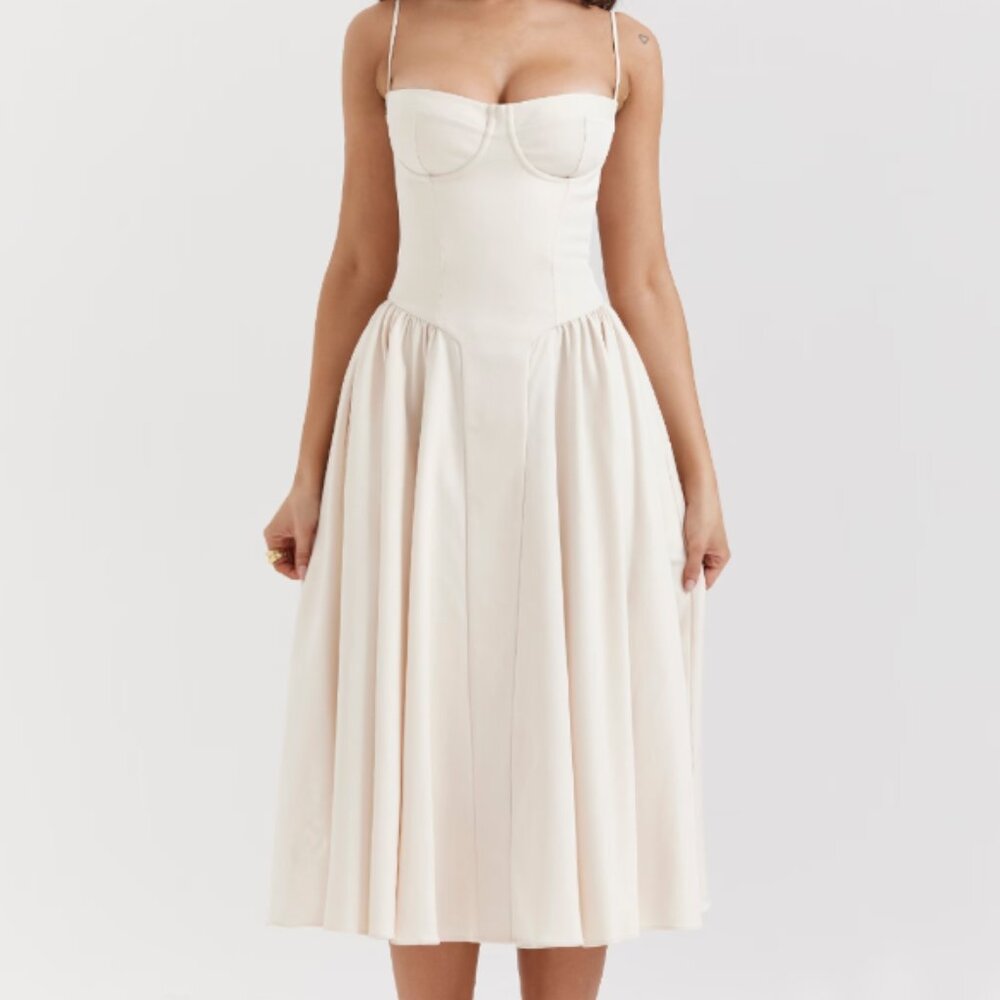 House of CB 'Samaria' Ivory Corset Maxi Dress – NWT – Size M (Regular cup)